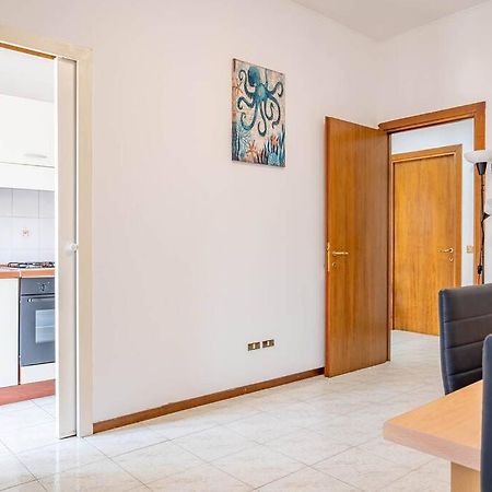 Guest Planet - Intero Bilocale Crescenzago M2 Apartment Милано Екстериор снимка